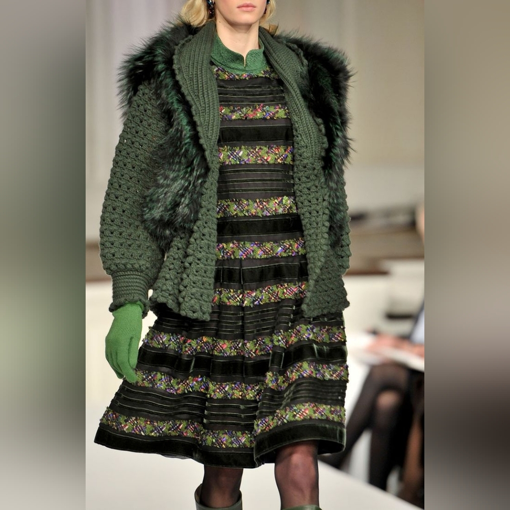 ○$4,000 OSCAR DE LA RENTA BLACK SILK VELVET BEAD EMBROID RUNWAY DRESS US 8 - Picture 10 of 11